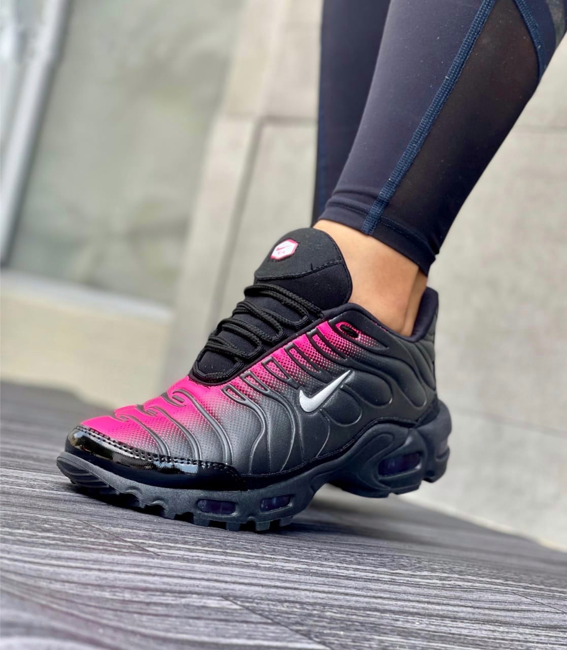 Nike Tn Dama Mt Negro Fucsia